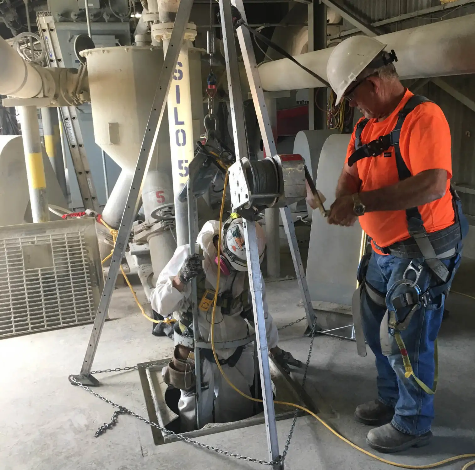 silo inspection interior with rig